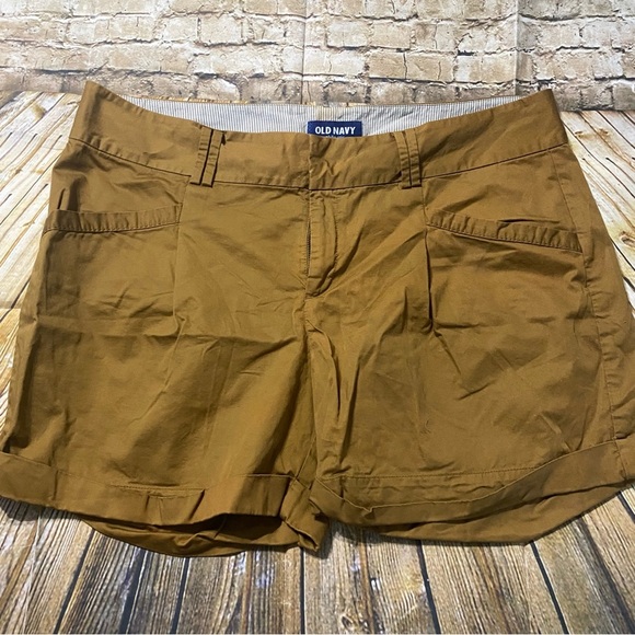 Old Navy Brown Cotton Cuffed Chino Shorts - Picture 1 of 4